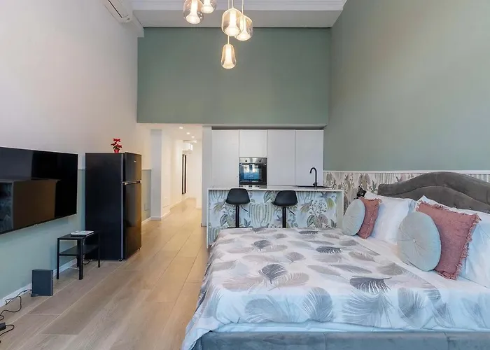 Luxurious Designer - Station Apartament